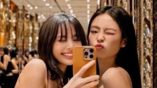 blackpink-lisa-refuses-to-divorce-bandmate-jennie-know-inside-joke-that-blinks-cant-get-enough-of